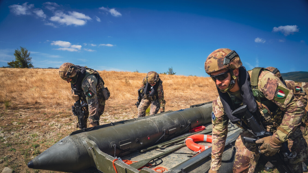 Soldati italiani nel contingente multinazionale NATO di stanza a Novo Selo, Bulgaria, nell'ambito dell'Enhanced Forward Presence